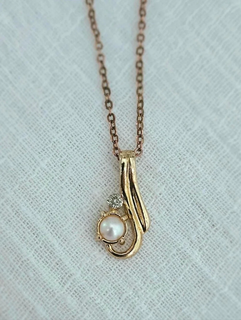 Vintage Gold Plated Pearl Pendant Necklace